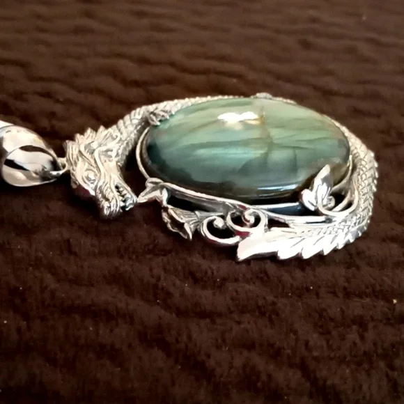 BALI LEGACY MALAGASY LABRADORITE DRAGON PENDENT - Picture 2 of 7